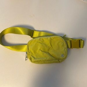 Lululemon everywhere belt bag 1L